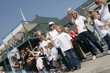 16 03 2007-Valencia (Spain)- 32nd America's Cup - Louis Vuitton Cup - RR1 - Day 1 - BMW ORACLE Racing - Top Model Tatiana Patitz 18th man onboard USA 98 for inaugural Louis Vuitton Cup race Vs UI Team Germany