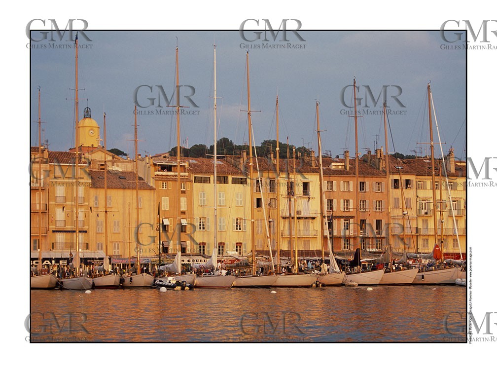 Product: in house made quality print on 8 ultrachome colors Epson ink Jet printer.Available sizes: . 30x40 cm. 50x70 cm. 80x120 cmAvailable papers: . Standard 250 gr glossy paper print, black streak, white margin, no signature. Top quality glossy 290 gr. paper, black streak, white margin, checked and signed by the author. Fine Art print (signed, numbered, stamped, registered) on demand. Other supports (Canvas, Acrylic, Metal) on demandPackaging: cylindric reinforced tubeShipping options: regular mail or Shipping companyClick on the basket icon to select your options and start the online ordering process