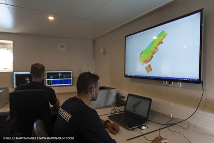 11 09 2014 - la Ciotat (FRA,13) - onboar Al Azzizi, oceanographic research ship buit by H2X boat yard, measure devices manipuation