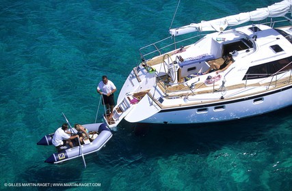 Cruising - People - Doing nothing