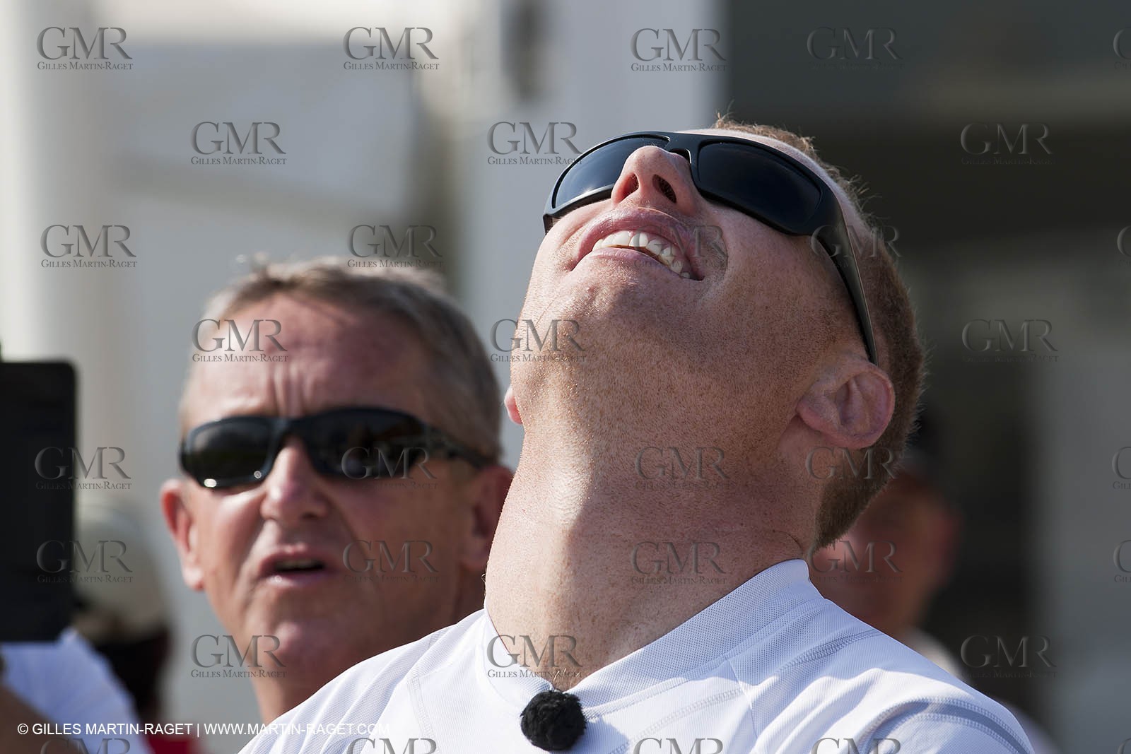 21 11 2010 - Dubai (UAE) - Dubai Louis Vuitton Trophy -  - Day off - James Spithill and Peter Lester go paragliding