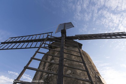 22 11 2012 - Fontvieille (FRA,13) - Le moulin d'Alphonse Daudet