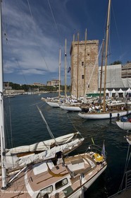 Sailing, Classic yachts, Voiles Vieux Port 2009, Marseille (FRA)