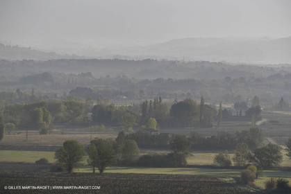 21 04 2018, Bonnieux (FRA,84), Pont Julien et environs