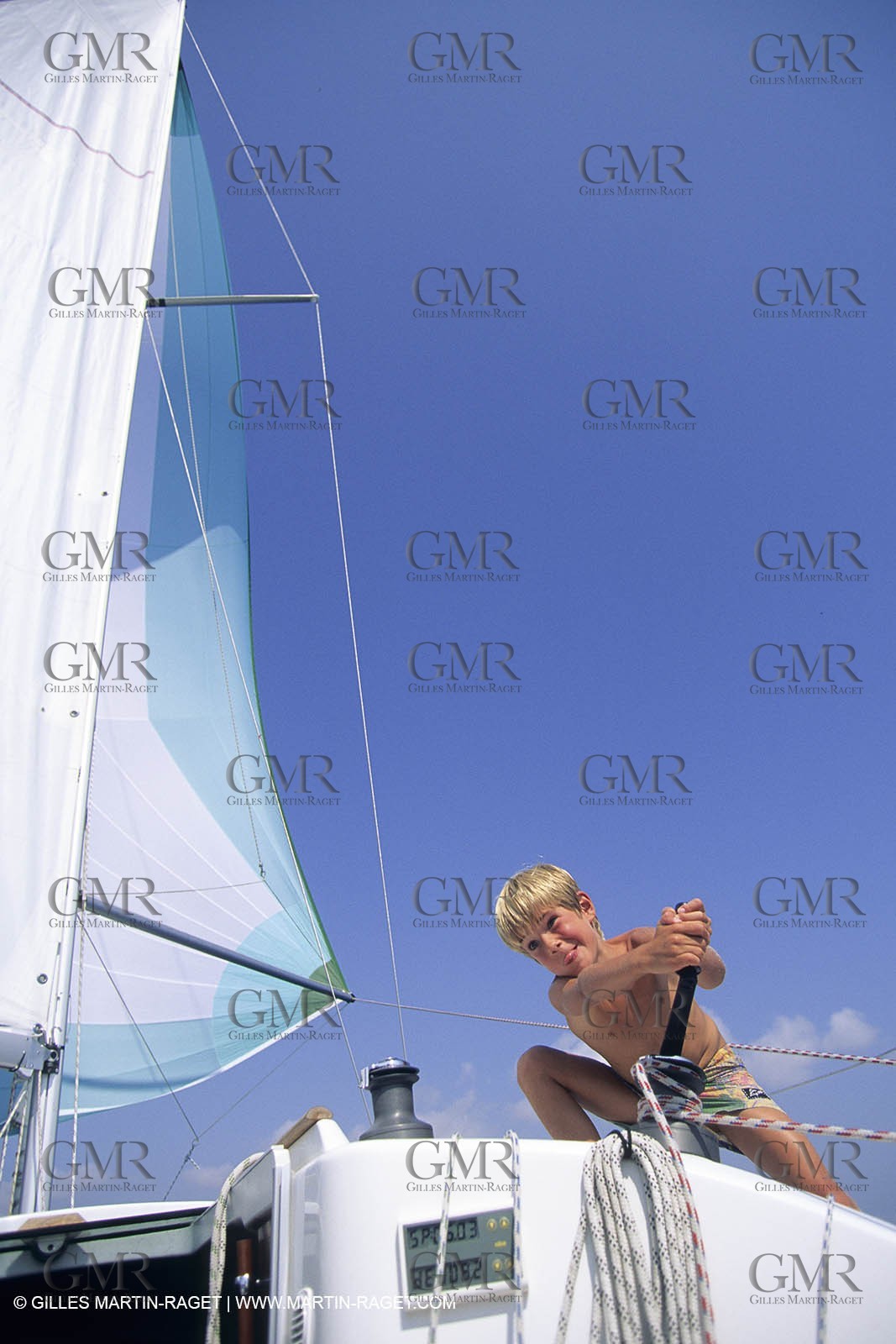 Sailing, cruising, children onboard