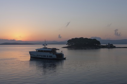 13 07 2012 - Archipel des Iles Kornati (Croatie) - Wally Power ACE
