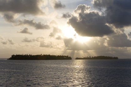 01 02 2008 - San Blas Archipelago (Panama) - Motor Yacht Senses