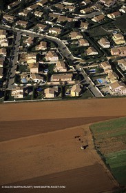 Garons
