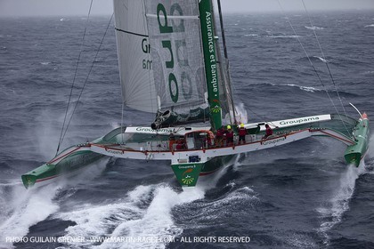 14 05 09 - Marseille - Record de la Méditerranée - Groupama 3 - Franck Cammas - G class - Départ de Marseille pour Carthage