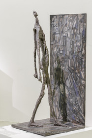 02 05 2023, Paris (FRA), oeuvre de Germaine Richier, Exposition Centre Pompidou 2023, La Ville, oeuvre en collaboration avec Maria Helena Viera da Silva 1952, Pièce unique, Plomb et huile sur plomb, 135,5 x 62,5 x 62,7 cm, Collectionb particulière