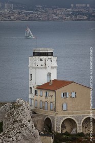 14 05 09 - Marseille - Record de la Méditerranée - Groupama 3 - Franck Cammas - G class - Départ de Marseille pour Carthage