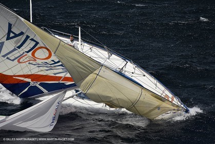 06-26-2007 - FIGARO II - THEOLIA - Skipper : Robert Nagy - Training off Marseille (south France) with strong wind conditions