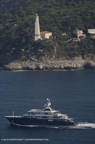 28 07 2007 - St Jean Cap Ferrat - SuperYachts - Motor Yachts - Hampshire