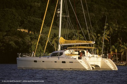 Multicoque au mouillage