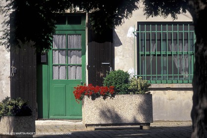Garons