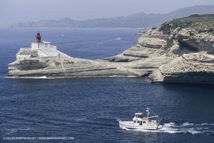 Powerboats, cruising