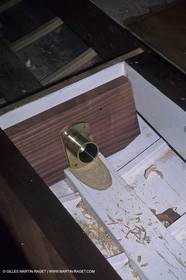 Bateaux à moteur, canots d'époque, Construction de la répolique de Sagitta au chantier Trapani (Cassis, FRA,13)