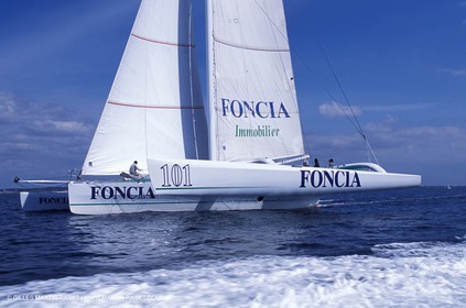 Trimaran Foncia 2 - Alain Gauthier - Premières sorties