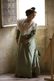 04 03 2007 - Arles - Queen of Arles and her assistants - winter costume trials