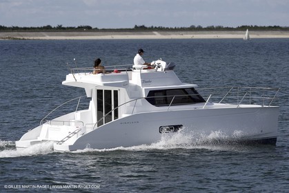23 07 07 - La Rochelle - Chantier Fountaine Pajot - Highland