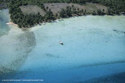 sailing, cruising, monohull at the mooring