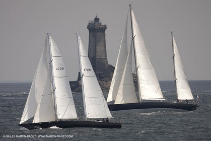 19 05 2010- Sein - (FRA,56)  -  Pen Duick III et Pen Duick VI dans le raz de Sein