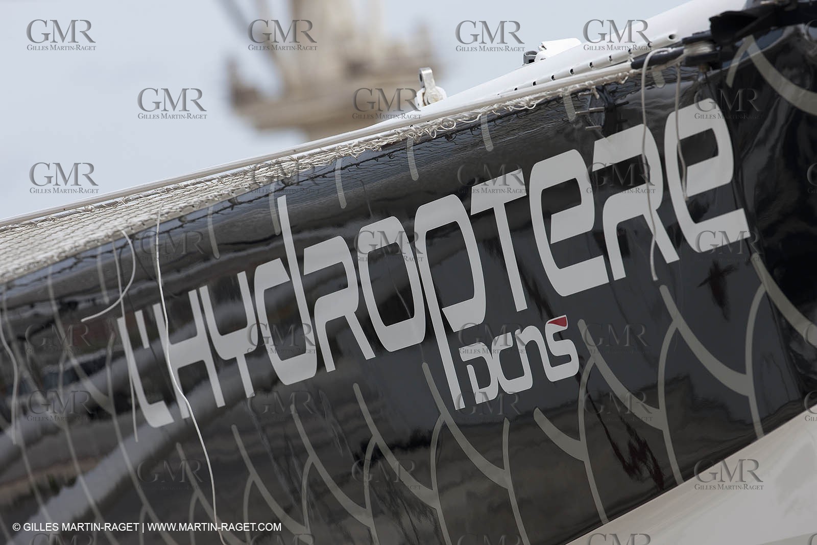 18 04 2012 - La Ciotat (FRA,13) - L'Hydroptère en préparation - Présentation du  nouvele équipage