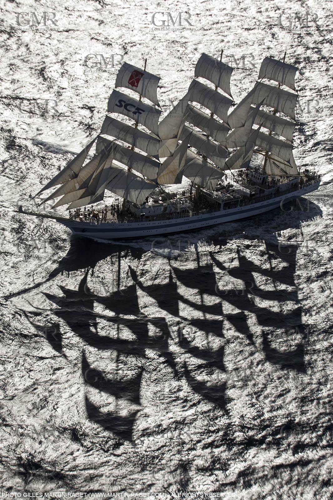 30 09 2013 - Toulon (FRA,83) - Toulon Voiles de Légende - Start towards La Spezia - MIR