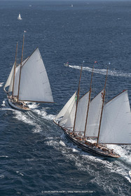 28 09 2022? Saint-Tropez,(FRA,83), Les Voiles de Saint-Tropez 2022 Régate N° 2 poup les modernes, navigation libre pour les grandes goélettes