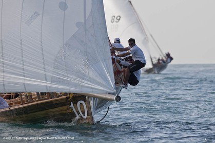 20 11 2010 - Dubai (UAE) - Dubai Louis Vuitton Trophy - Courses de boutres traditionnels pour les équipes engagées