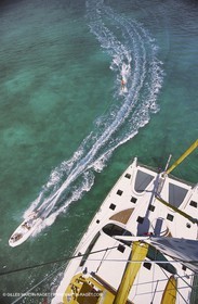 Multicoque au mouillage