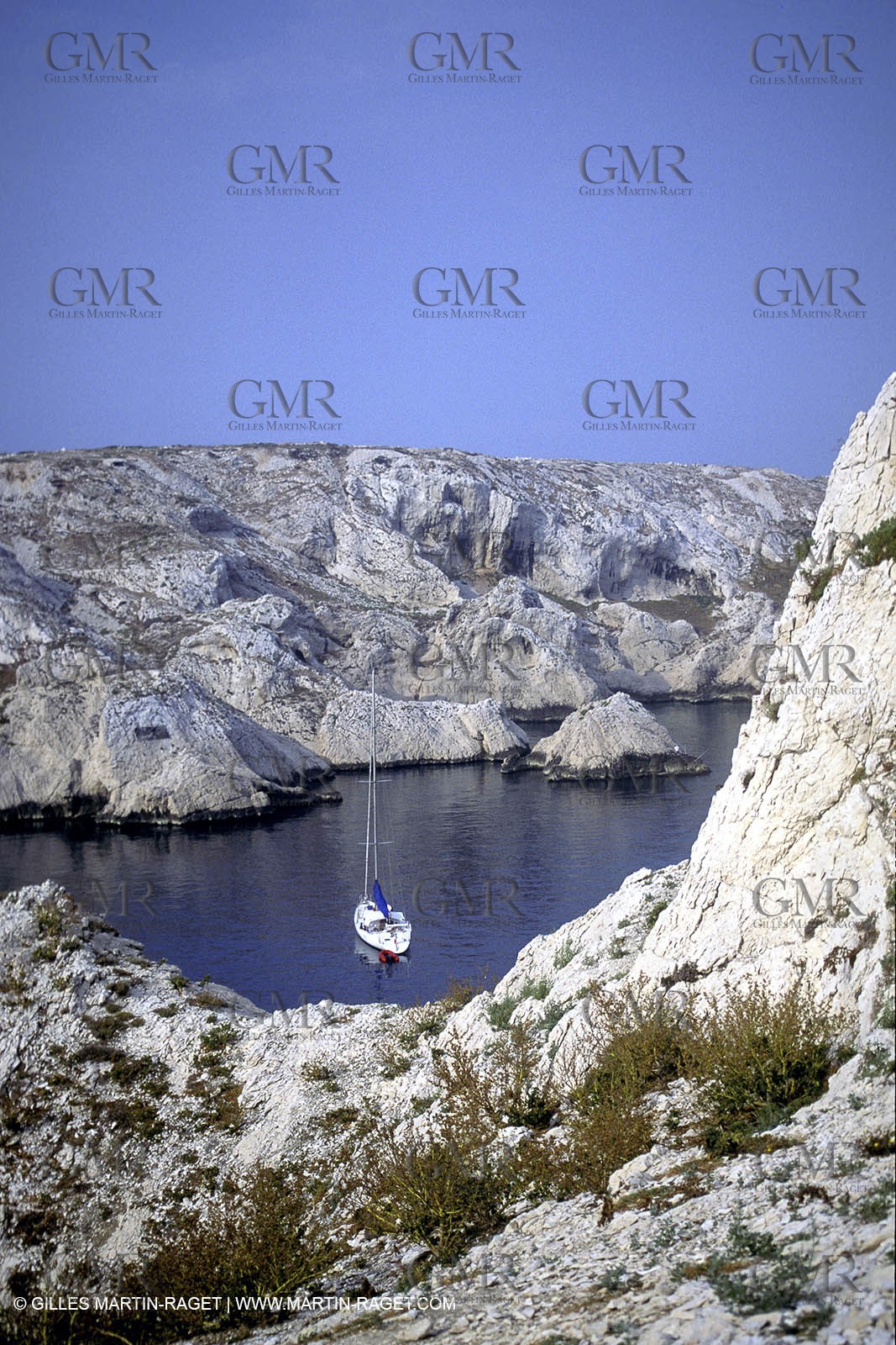 Cruising monohull mooring