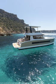 08 04 2015, Andraitx (Isla de Mallorca, Islas Baleares, ESP), Chantier Fountaine-Pajot, Motor Yacht 37