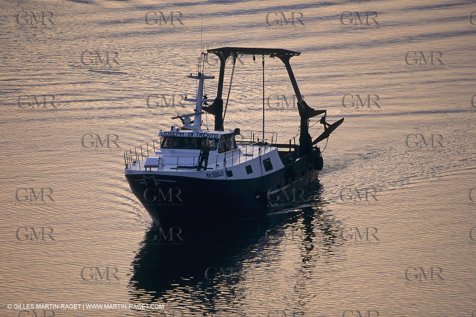Monde maritime, Pêche, pêcheurs, bateaux de pêche, Marine world, fishing, fishermen, fishing boats