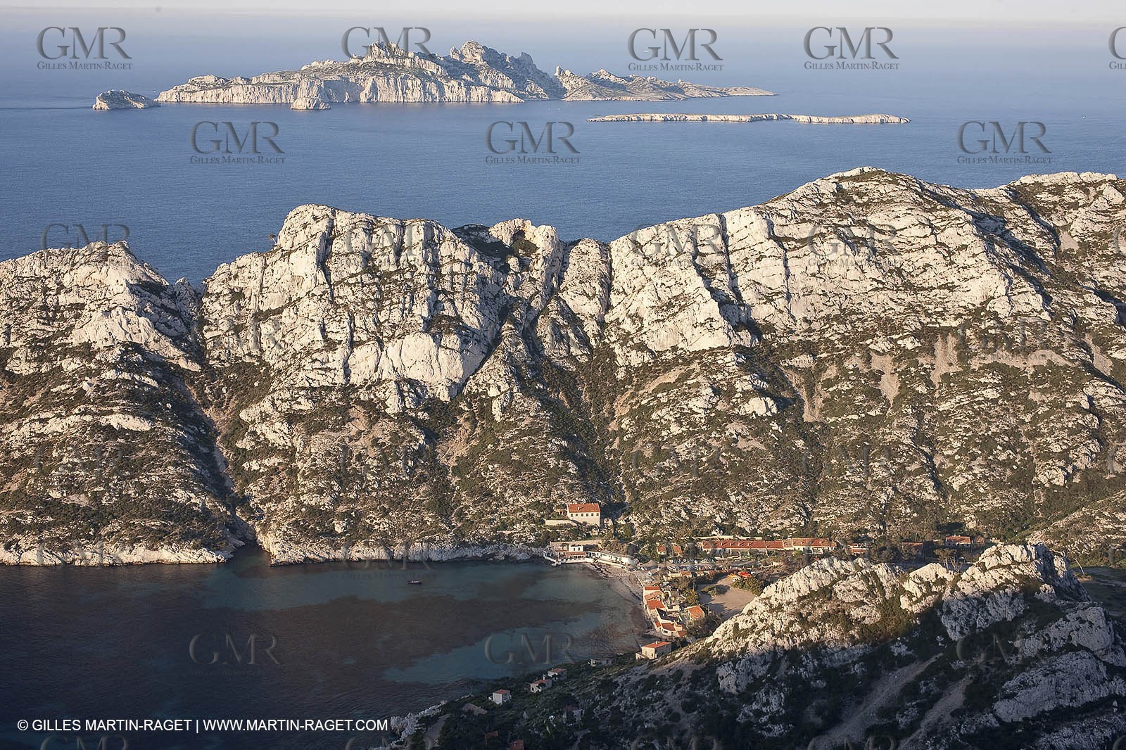 04 04 2009 - Marseille (FRA, 13) - Les Calanques - Marseille as seen from the top of the Baou Rond
