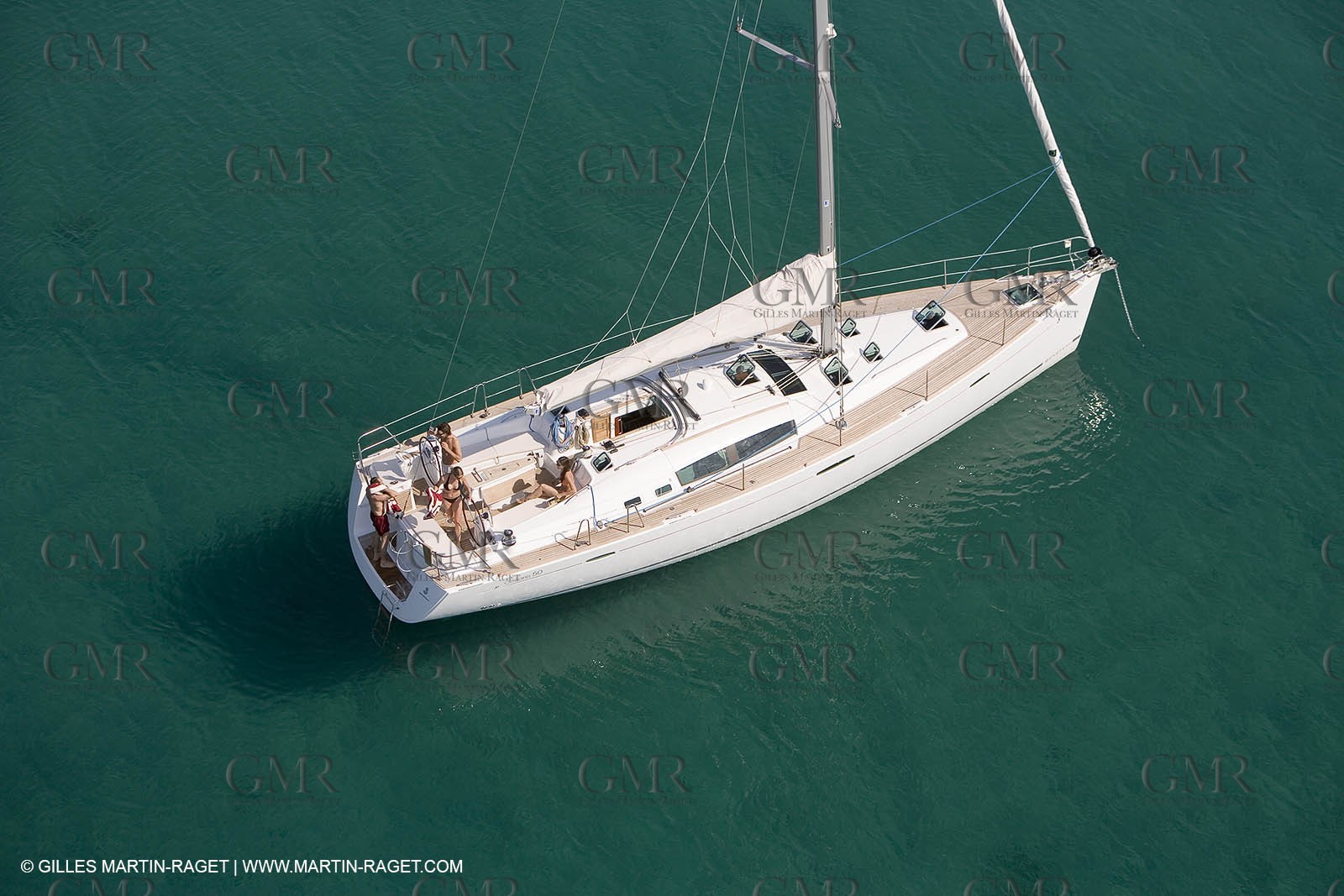 Cruising monohull mooring