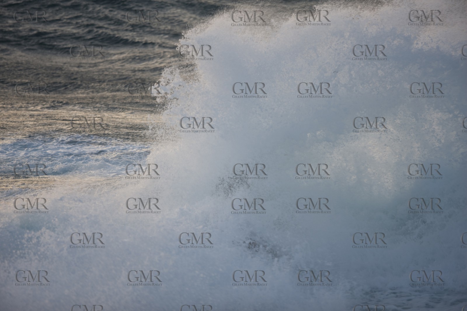23 04 2008 - - Santa teresa di Gallura (ITA, Sardaigne) -  Mistral gale on the west coast of Testa Cape