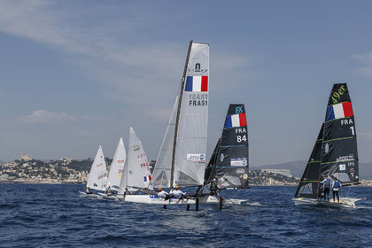 15 04 2024, Marseille (FRA), présentation des sélectionnés olympiques français en voile pour les Jeux Olympiques de Paris 2024.  Alex Mazella (Kite hommes - Formula Kite); Laurianne Nolot (Kite femmes - Formula Kite); Nicolas Goyard (Planche à voile hommes - iQFoil); Hélène Noesmoen (Planche à voile femmes- iQFoil); Camille Lecointre-Jeremie Mion (dériveur double mixte - 470); Louise Cervera (Dériveur femmes - ILCA 6); Jean-Baptiste Bernaz (Dériveur hommes - ILCA 7); Tim Mourniac - Lou Berthomieu (Multicoque mixte - Nacra 17); Clément Péquin - Erwan Fischer (Skiff hommes - 49er); Sarah Steyaert-Charline Picon (Skiff femmes - 49er FX).