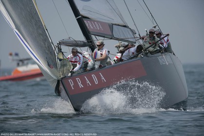 20 04 2007-Valencia (Spain)- 32nd America's Cup - Louis Vuitton Cup - RR1 - DAY 5 - BMW ORACLE Racing