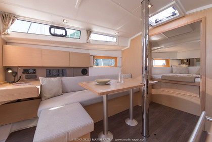 04 07 3017; Les EMbiez (FRA; 83) - Chantier Beneteau; Oceanis 38.1