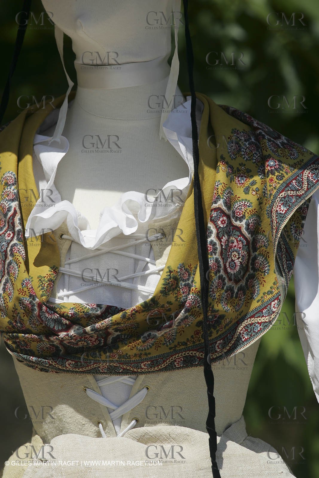 May 2004 - La Tour d'Aigues (FRA, 84) - Old costumes for women of the South exhibition