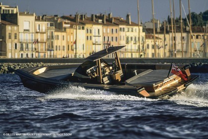 Powerboating, super Yachts