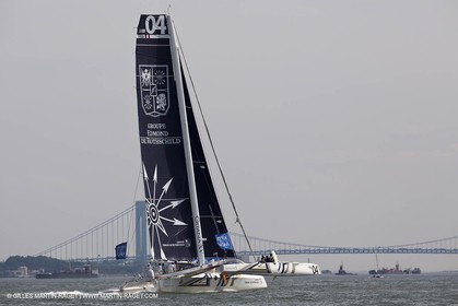 05 07 2012 - New York (USA) - Ocean Krys Race - Speed runs in fornt of NY city