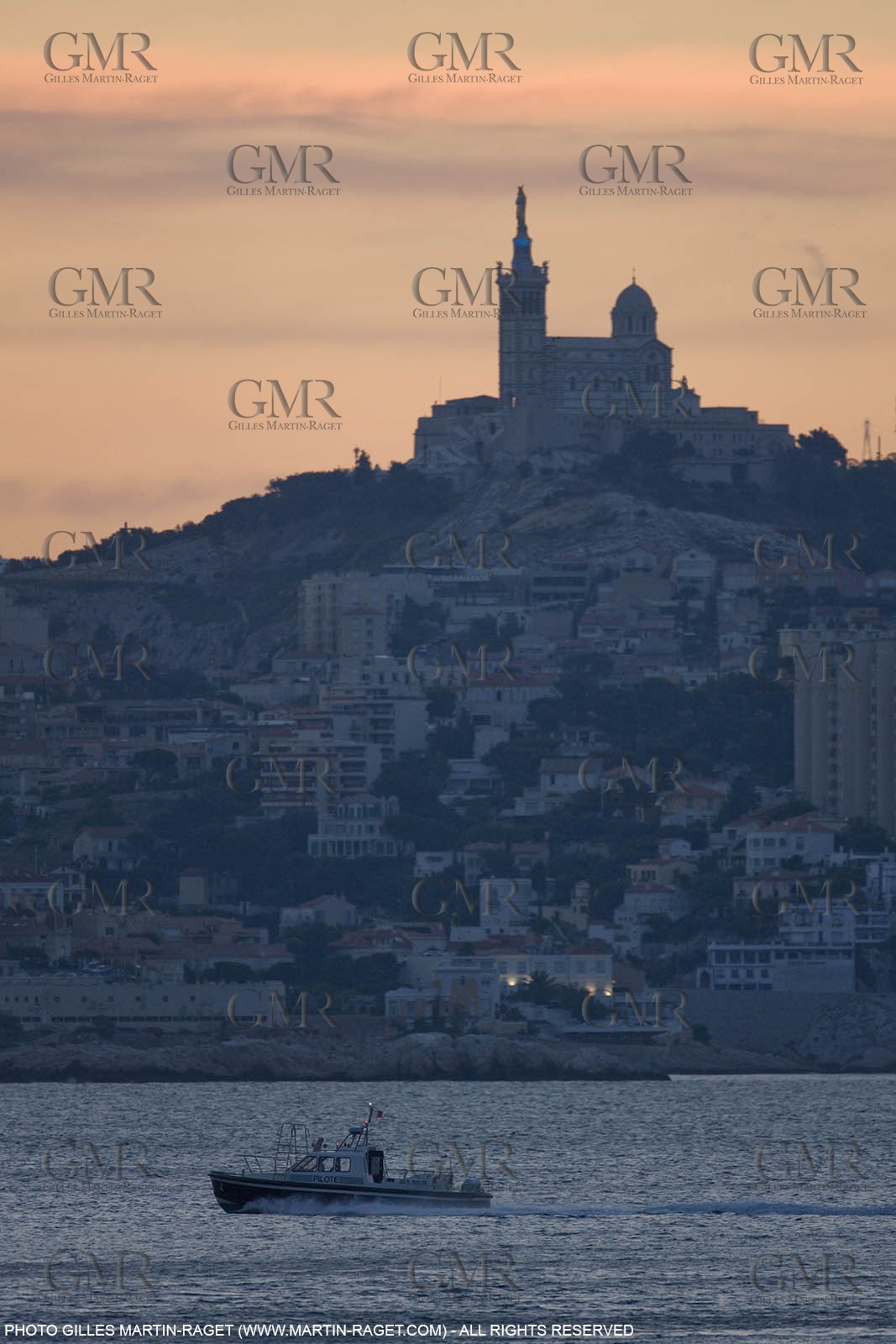 20 06 2008 - Marseille (FRA, 13) - Cruising among the local islands and creeks
