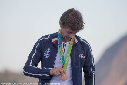 14 08 2016, Rio de Janeiro (BRA), 2016 Olympic Games, Sailing, RSX Men medal ceremony, Pierre Le Coq (FRA) bronze medal