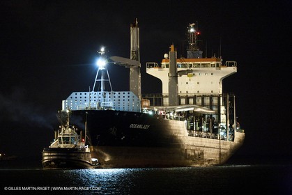 04 01 2010 - Valencia (ESP) - 33rd America's Cup - BMW ORACLE Racing - Arrival of Oceanlady in the port of Valencia