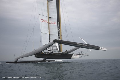 19 01 2010 - Valencia (ESP) - 33rd America's Cup - BMW ORACLE Racing - Boat preparation