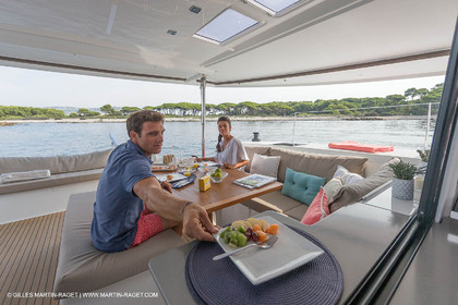 12 09 2016, Cannes (FRA,06), Chantier Fountaine-Pajot, Helia 44