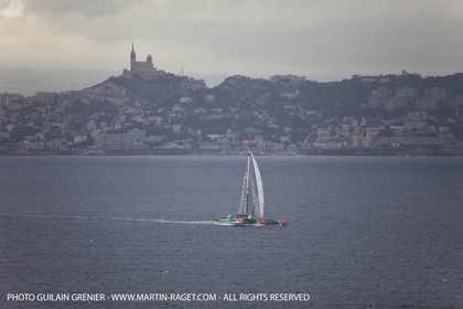 14 05 09 - Marseille - Record de la Méditerranée - Groupama 3 - Franck Cammas - G class - Départ de Marseille pour Carthage