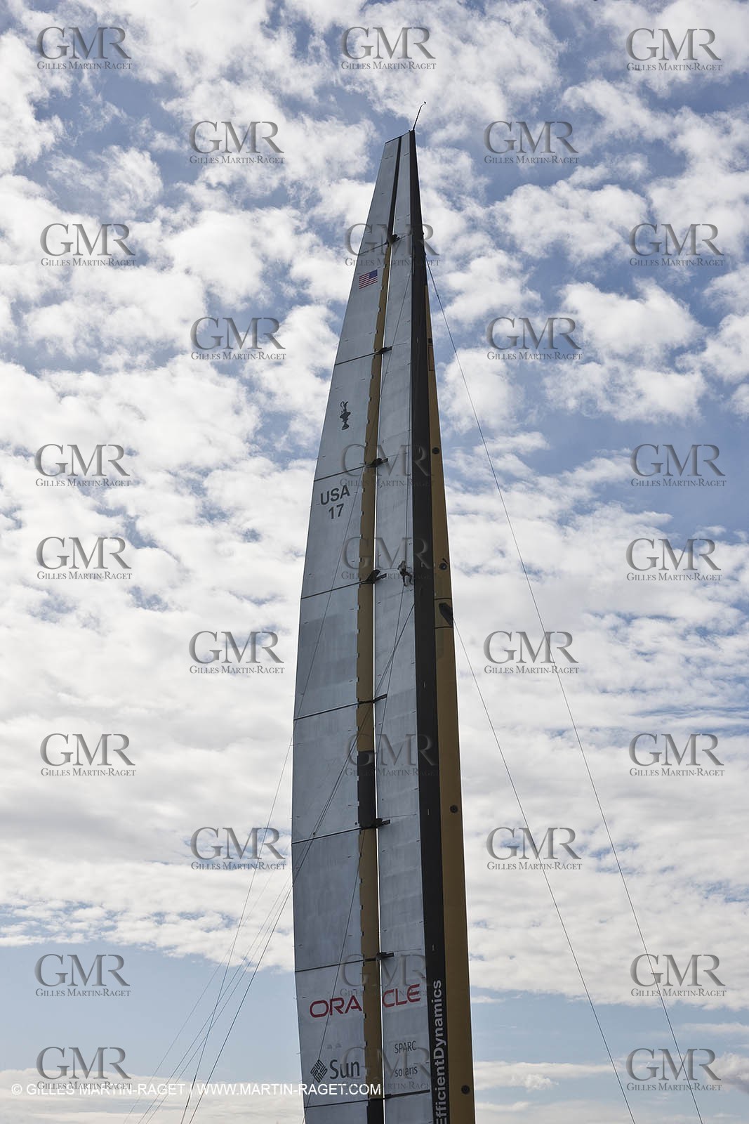 06 02 2010 - Valencia (ESP) - 33rd America's Cup - BMW ORACLE Racing - Day off 1 - Getting the yacht ready